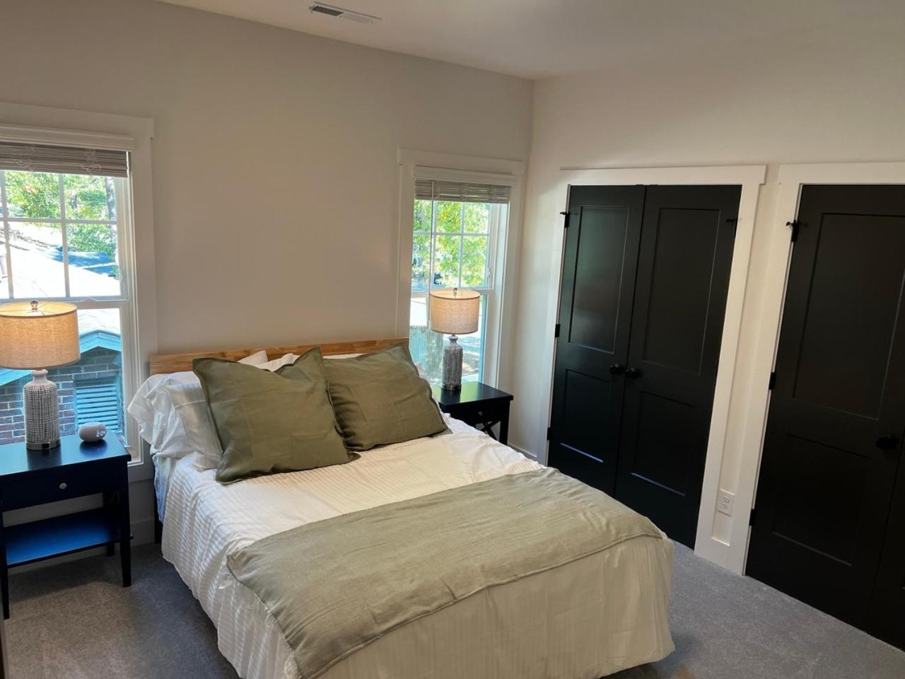 Holiday home Spacious And Comfy Clt Retreat *